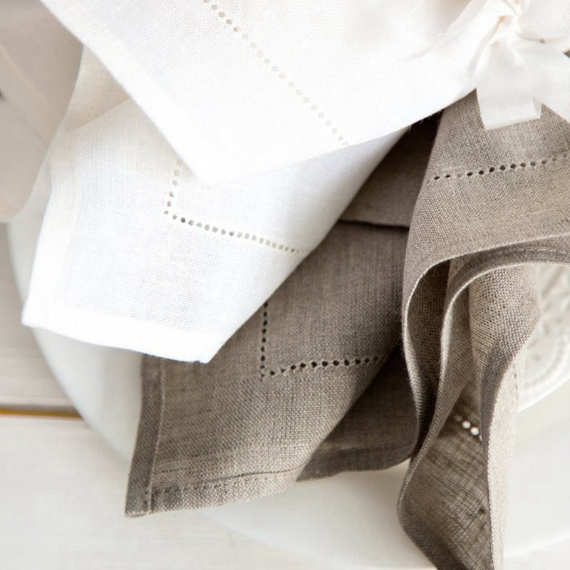 Monogrammed Handkerchief - 6 шт., белые салфетки с вышивкой