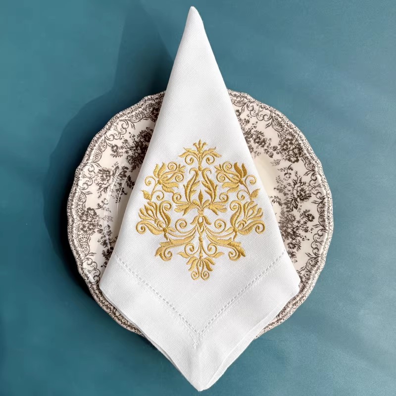Вышитые вручную салфетки с цве – обзор и цена Monogrammed Handkerchief
